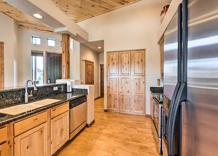 Golfer's Getaway In Show Low: Twin Townhomes! Holiday home