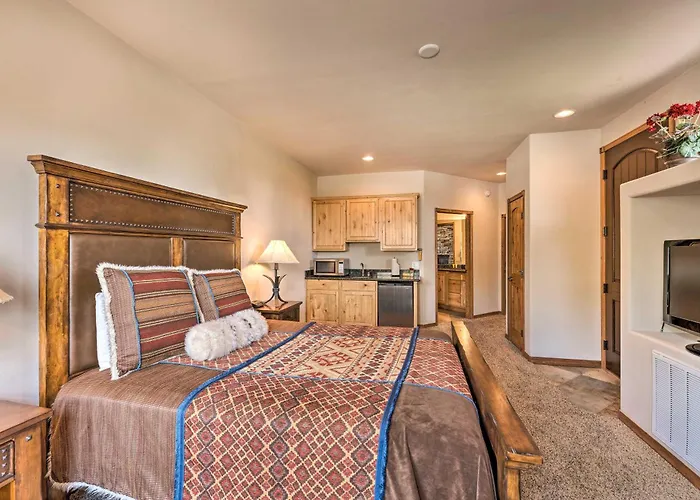 Golfer's Getaway In Show Low: Twin Townhomes!