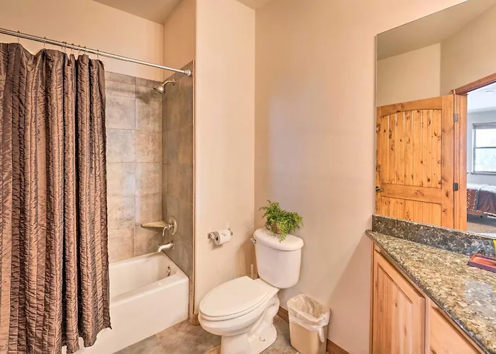 Golfer's Getaway In Show Low: Twin Townhomes!