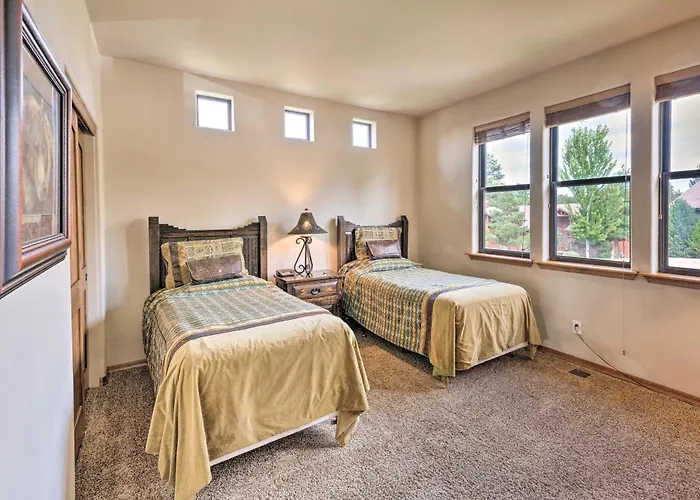 Golfer's Getaway In Show Low: Twin Townhomes! Holiday home Show Low