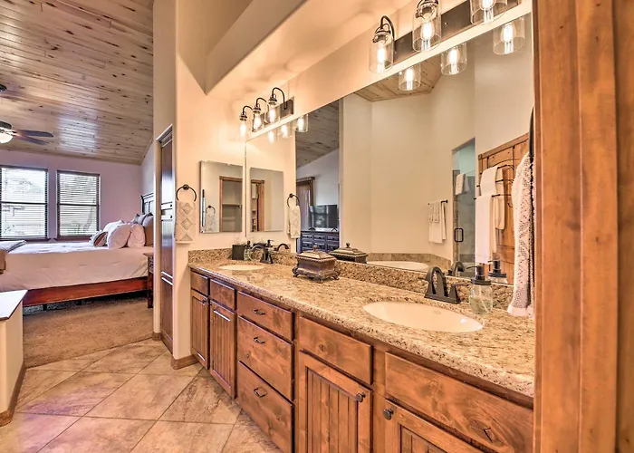 Golfer's Getaway In Show Low: Twin Townhomes!