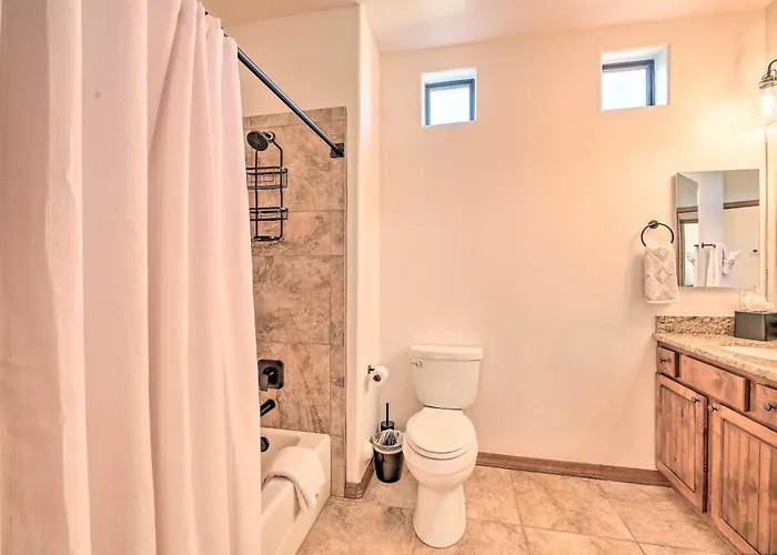 Golfer's Getaway In Show Low: Twin Townhomes! Holiday home